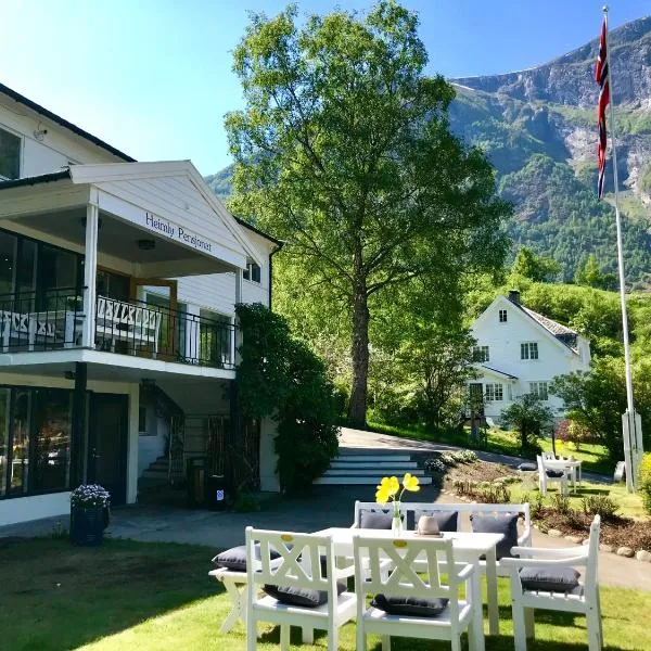 Heimly Pensjonat, hotell i Flåm