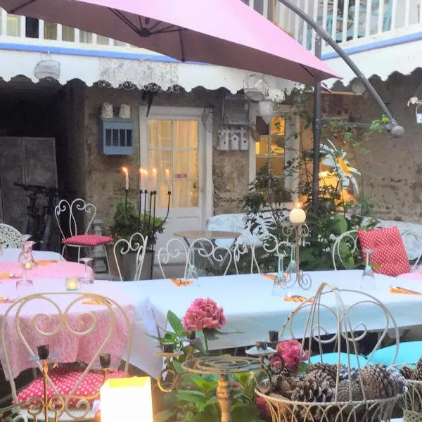 Hôte Labyrinthe lit 180 cm salle de bain, petit dej compris, hotel u gradu 'Mirepoix'