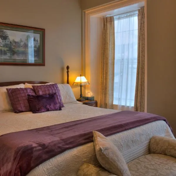 Sir Isaac Brock B&B Luxury Suites, hotel v destinaci Brockville