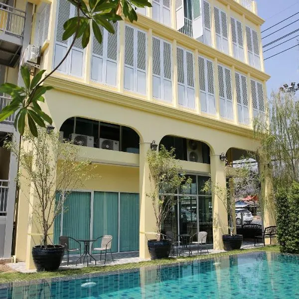 Latima Boutique Hostel, hotel em Kanchanaburi