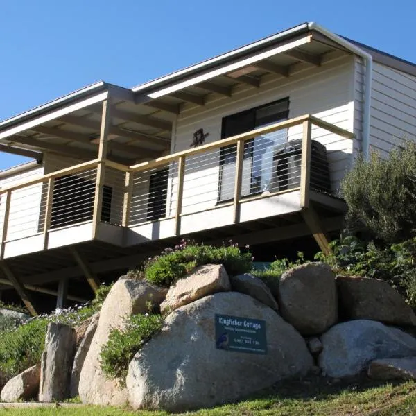 KINGFISHER COTTAGE Beachfront at the Binalong Bay, hotel v destinaci Binalong Bay