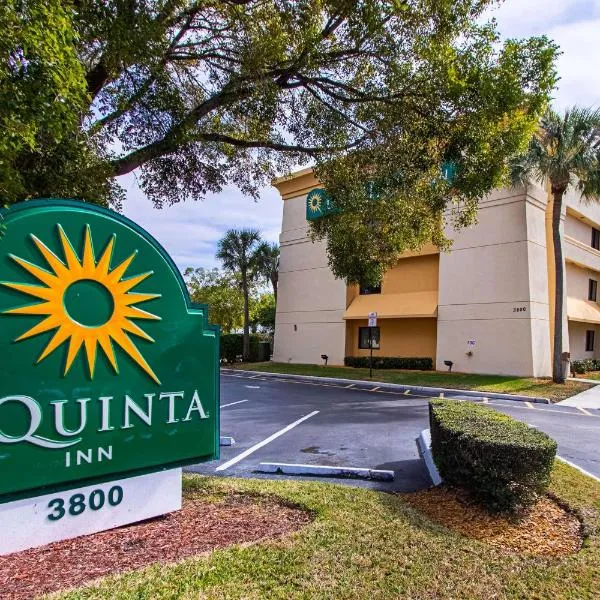 La Quinta Inn by Wyndham Ft. Lauderdale Tamarac East، فندق في صنرايز