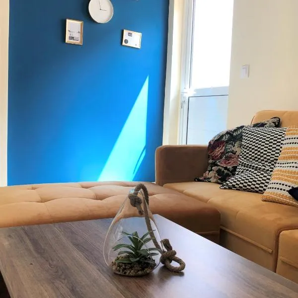 Boho Apartment near Athens Airport, hotel en Spáta