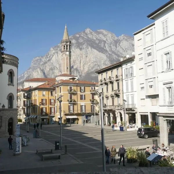 La Casa sul Lago Lecco, hotel i Lecco