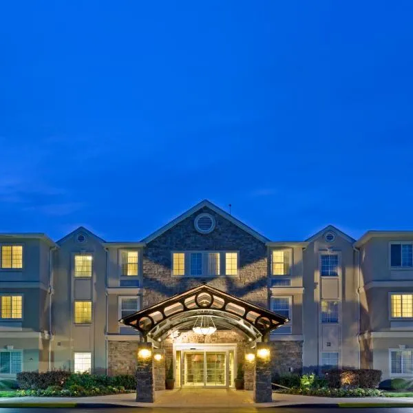 Staybridge Suites-Philadelphia/Mount Laurel, an IHG Hotel: Mount Laurel şehrinde bir otel