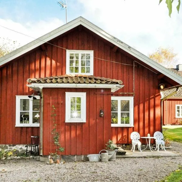 8 person holiday home in Varg n, hotel a Trollhättan