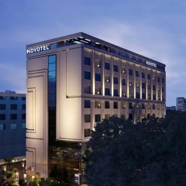 Novotel Chennai Chamiers Road, hotel u Chennaiju