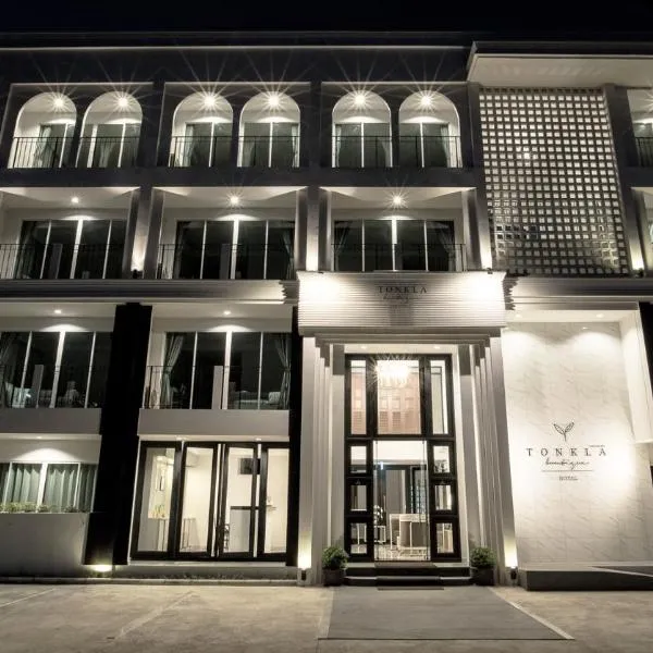 Tonkla Boutique Hotel, hotel em Lamphun