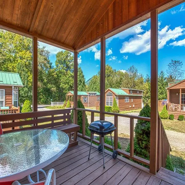 체로키에 위치한 호텔 Maggie Valley Cabin Rentals