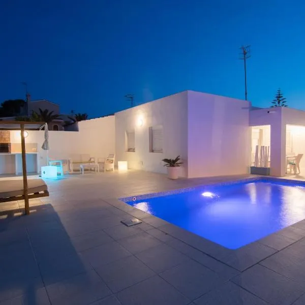 Villa Aday and Ixeia, hotel a Cala Blanca