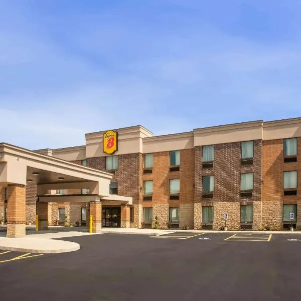 Super 8 by Wyndham St. Louis North, hotel in Saint Louis