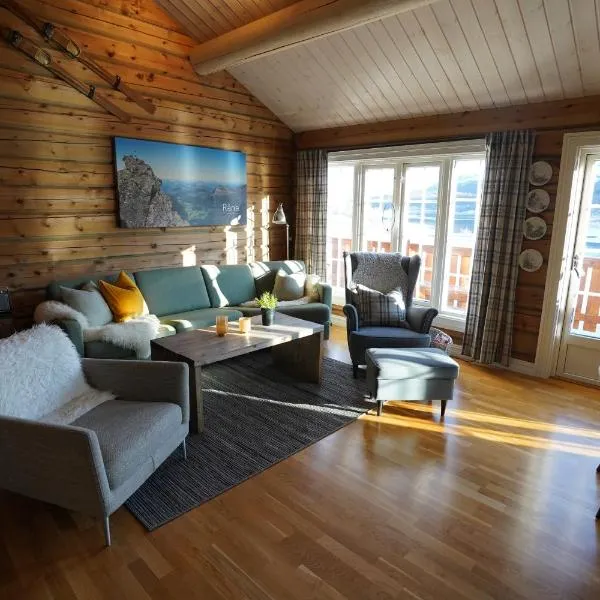 Lake View Apartment 2 bedrooms and loft, hotell i Stranda