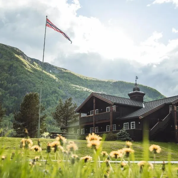 Toftemo Turiststasjon, hotell på Høvringen