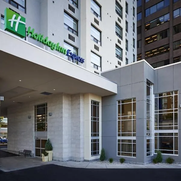 Holiday Inn Express Windsor Waterfront, an IHG Hotel, viešbutis mieste Vindzoras