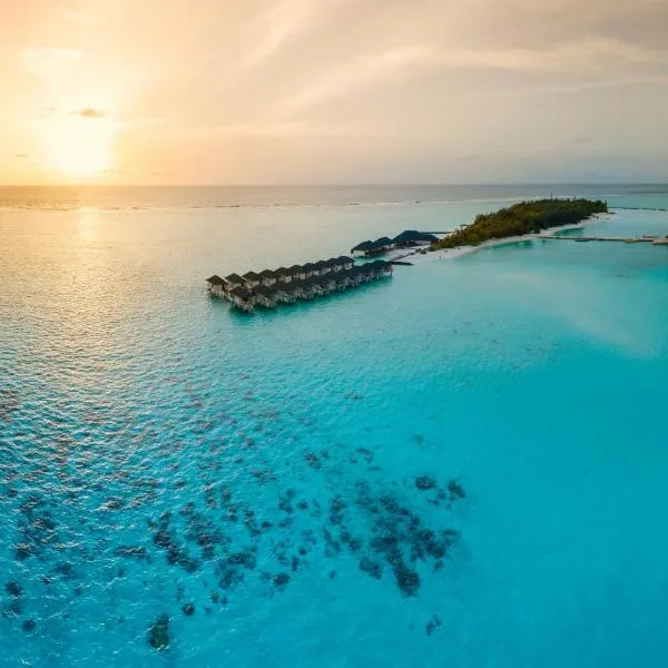 Summer Island Maldives Resort – hotel w mieście Kudahitty