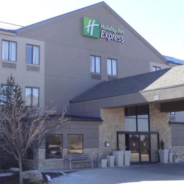 Holiday Inn Express Hotel Kansas City - Bonner Springs, an IHG Hotel: Bonner Springs şehrinde bir otel