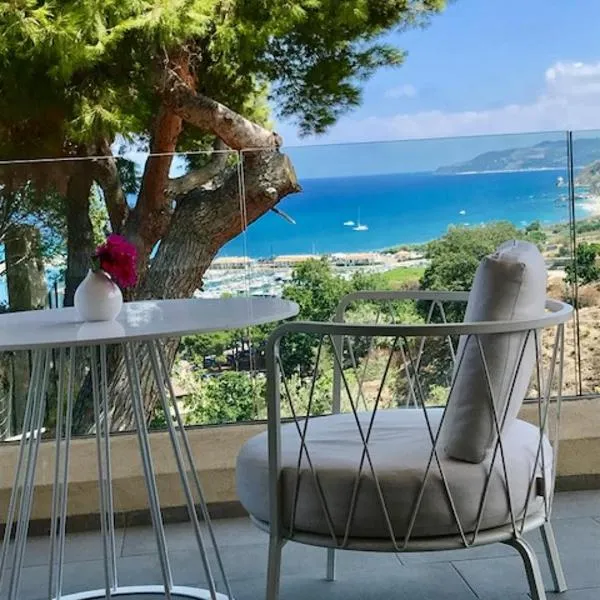 S'O Suites Tropea, hótel í Tropea