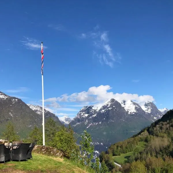 Tunold Gård - Freden, hotell i Geiranger