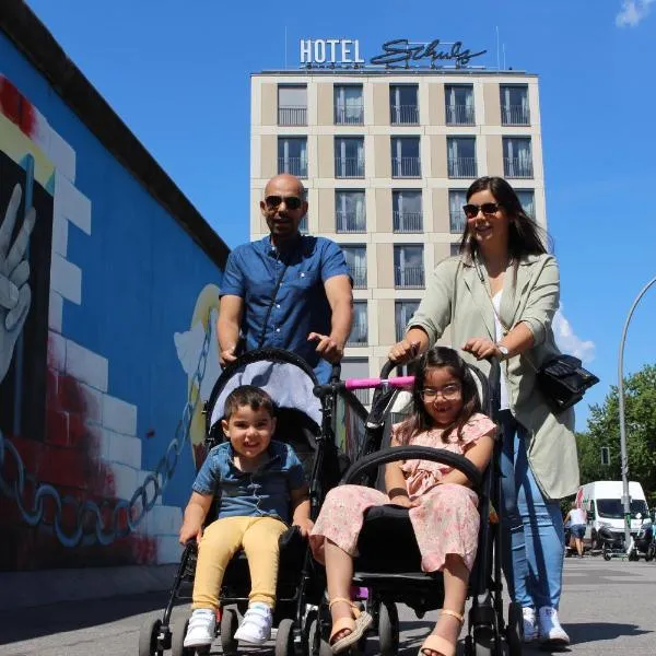 Schulz Hotel Berlin Wall at the East Side Gallery, hotel i Berlin