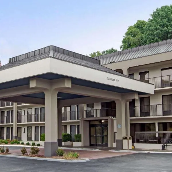 Baymont by Wyndham Nashville Airport, hotel en Nashville