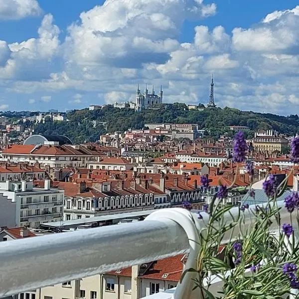 PLEIN SUD Terrasse Panoramique Garage Netflix Climatisation, hotelli kohteessa Lyon