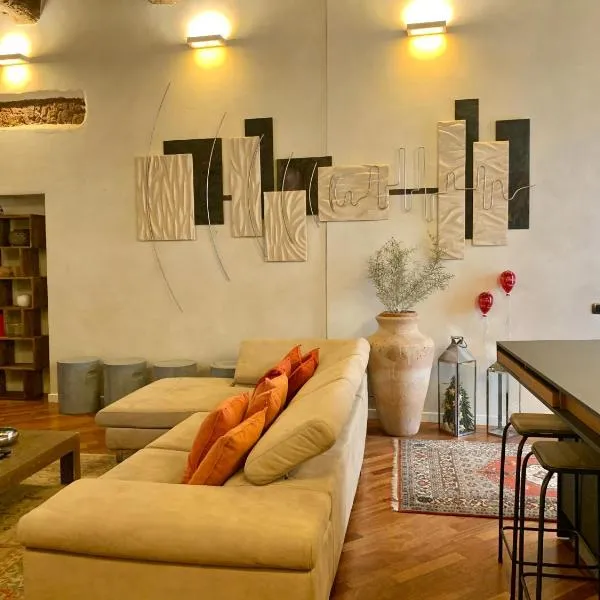 Kindness art apartment in historic center, hotell sihtkohas Arona