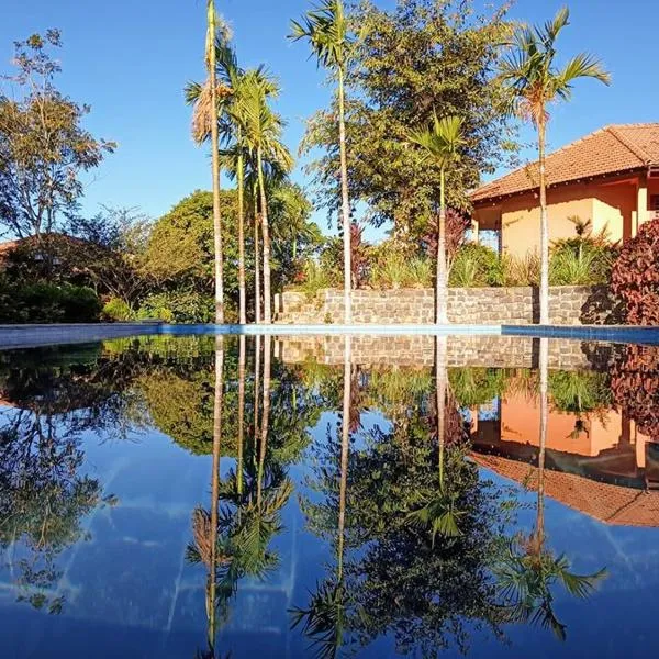 Ivory Falls Villa, hotel in Klong Trau