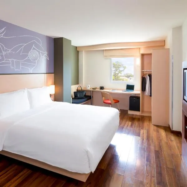 ibis Vientiane Nam Phu – hotel w mieście Wientian