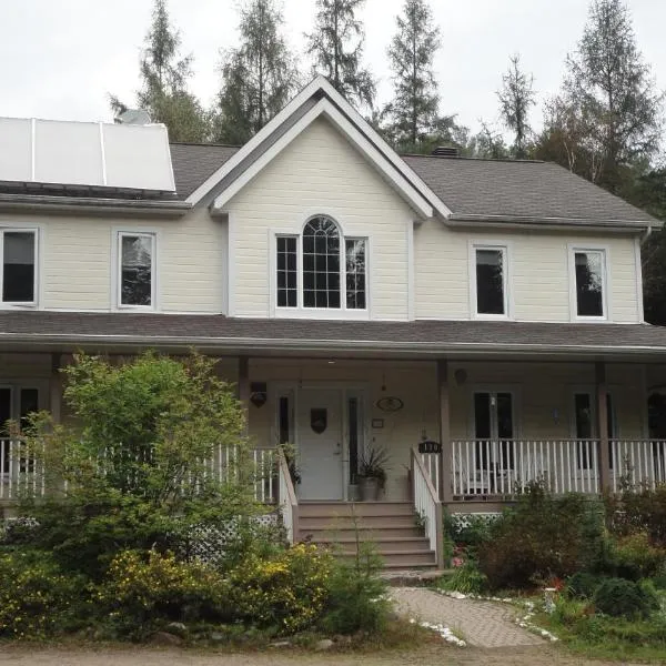 Gîte Crystal Inn, hotel in Mont-Tremblant