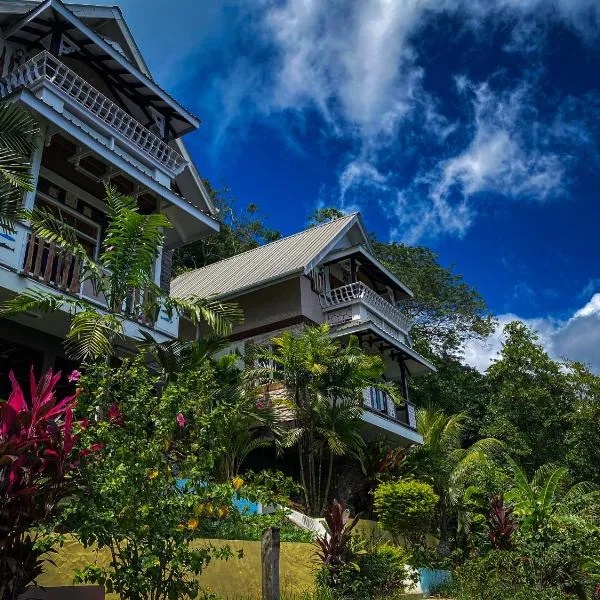 Mouggae Blues Villas, hotel di Beau Vallon