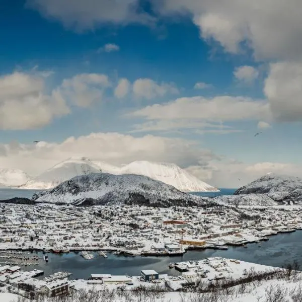 På Hjørnet Gjestehus, hotel in Skjervøy