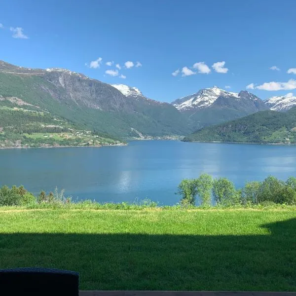 Olden Studioapartment, hotell i Stryn