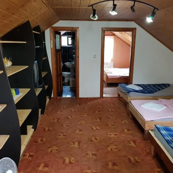 Hompot Accommodation, hotel v mestu Deva