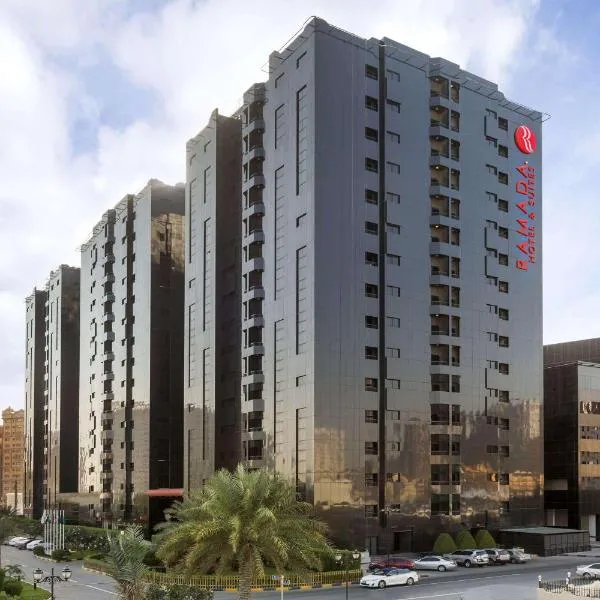 Ramada Hotel & Suites by Wyndham Ajman, hotel di Ajman