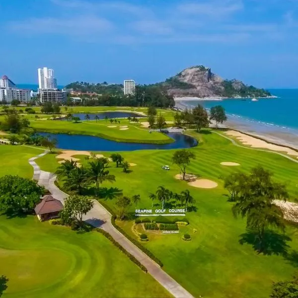 Seapine Beach Golf and Resort Hua Hin, hotel di Hua Hin