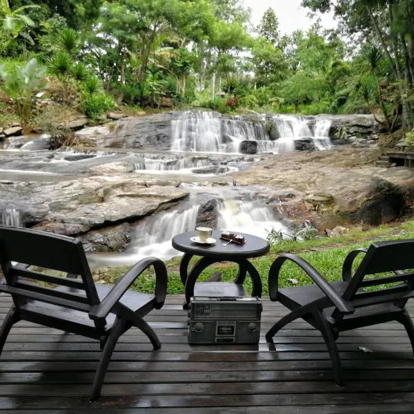 Sukantara Cascade Resort and Spa, hotel v destinaci Mae Rim