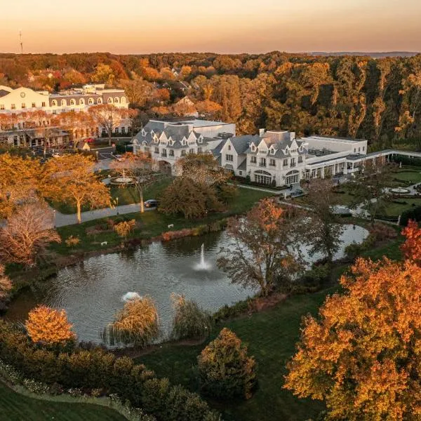 The Chateau Grande Hotel, hotel in Monroe Township