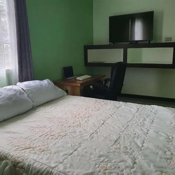 Adelle's Transient, spacious 3-bedroom homestay, hotel en La Trinidad