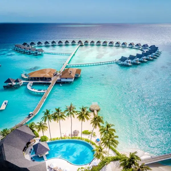 Centara Grand Island Resort & Spa Maldives, хотел в Theluveligaa