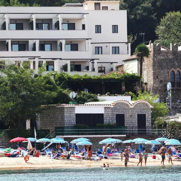 Hotel La Torre, hotel u gradu 'Palinuro'