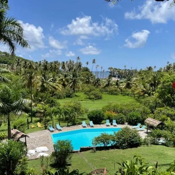 Firefly Estate Bequia, hotel em Crescent Beach