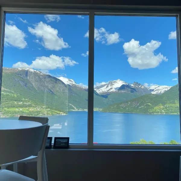 Olden Fjord Apartments, hotell i Stryn