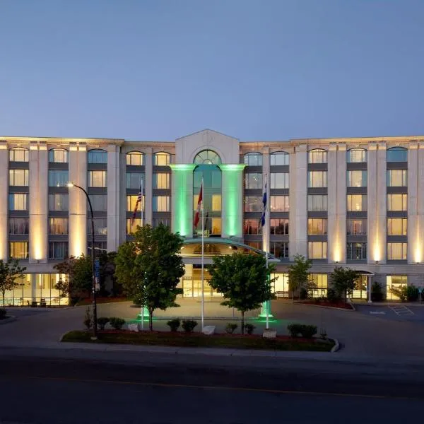 Holiday Inn & Suites Montreal Airport, an IHG Hotel, khách sạn ở Châteauguay