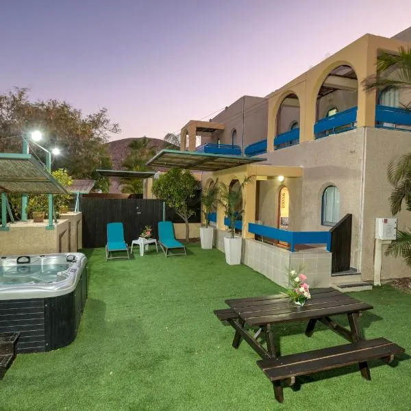 Club In Eilat Resort - Executive Deluxe Villa With Jacuzzi, Terrace & Parking, hotel em Eilat