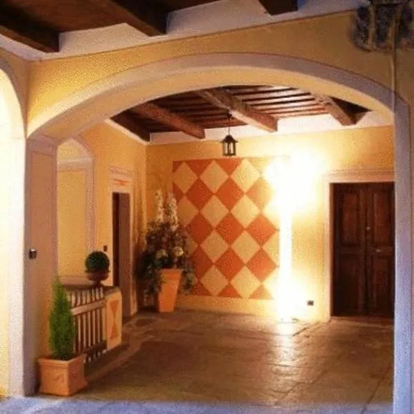 Hotel Casa Arizzoli, מלון בקנוביו