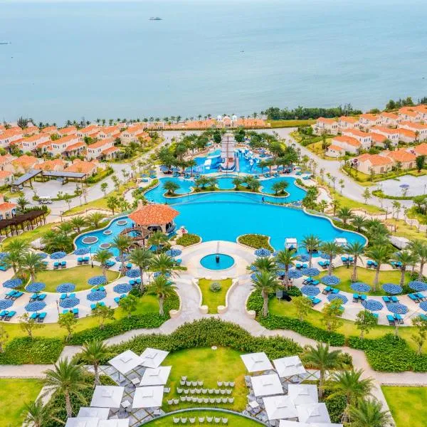 Centara Mirage Resort Mui Ne، فندق في موي ني