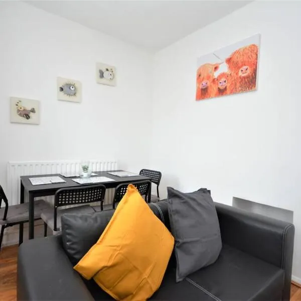 Lovely 2 Bedroom Condo in Greater London, hotell i London