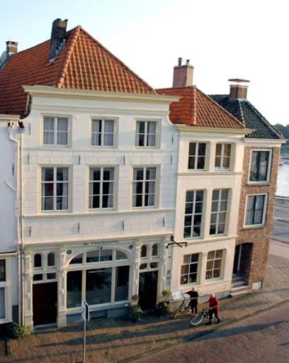 Hotel de Vischpoorte, hartje Deventer en aan de IJssel, hotel di Deventer