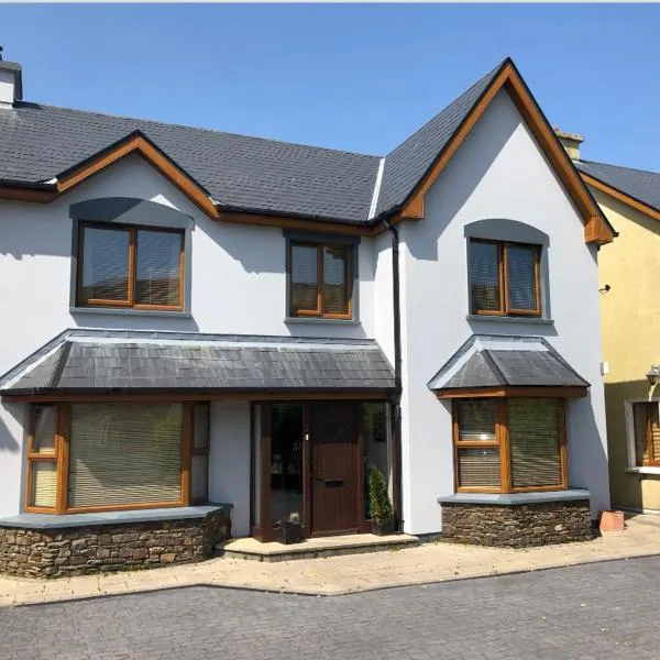 Picturesque Riverside Home, hotell i Portmagee