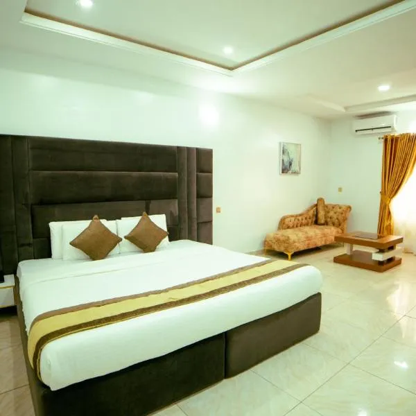 247 Luxury Hotel & Apartment Ajah, hotel di Ajah